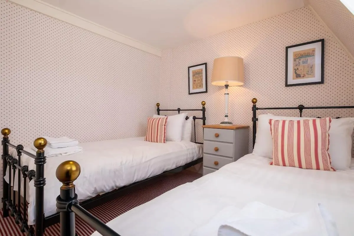Host & Stay - George Street Townhouse Brighton 0*,
