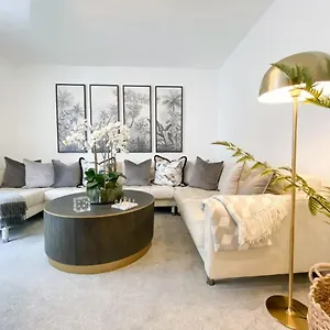  Holiday home Host & - The Charles Street House